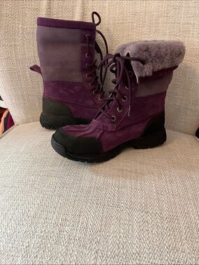 UGG Womens Adirondack 11 UGG Boots Style 51966 Size 5 BlackberryWine/Purple